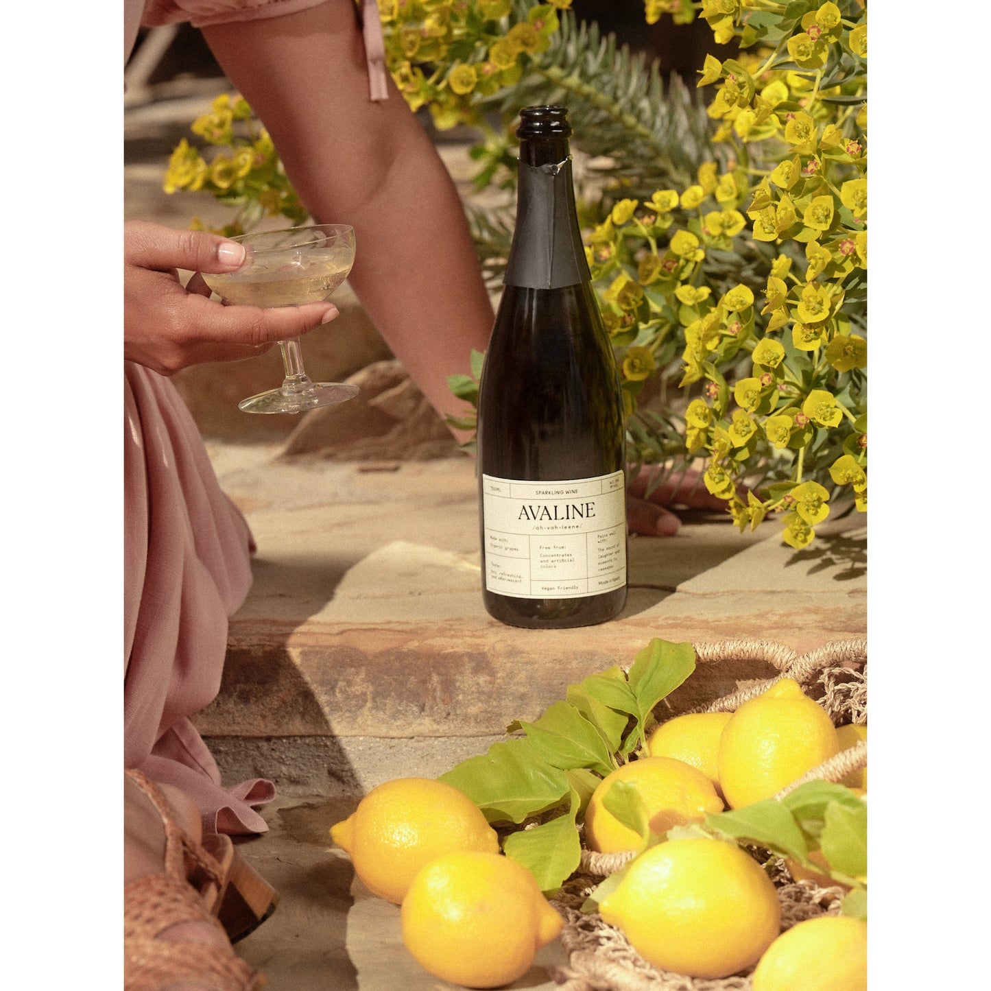 Avaline Sparkling White